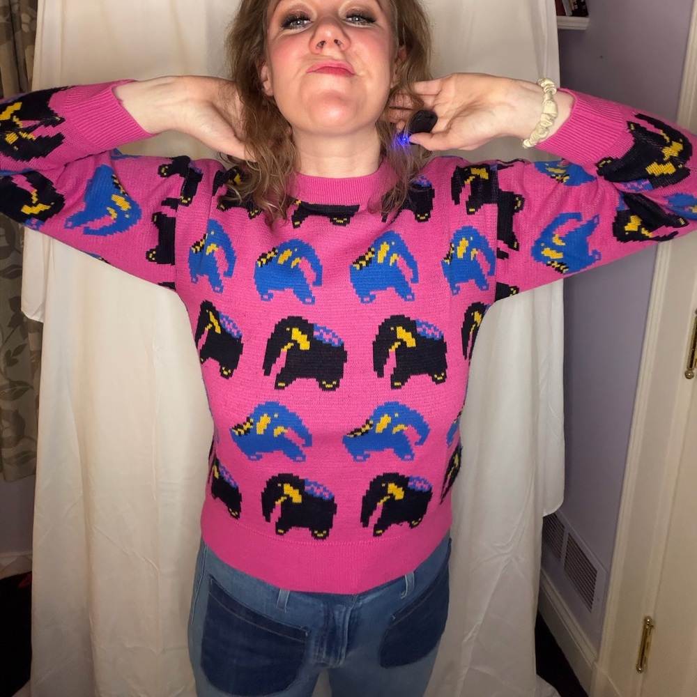 1980s Pop Art picture print pink elephants novelty knit vintage sweater